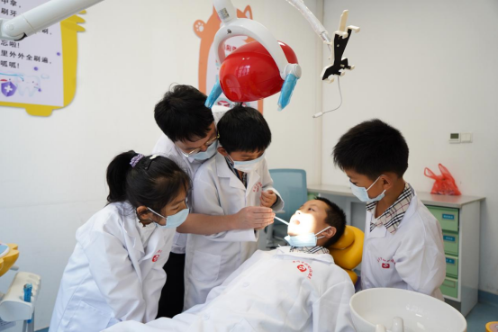 黄冈市医疗集团妇幼保健院开展小小医生体验营活动305.png